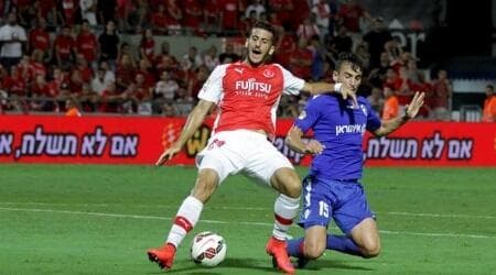 דודו ביטון במדי הפועל תל אביב (יניב גונן) דודו ביטון במדי הפועל תל אביב