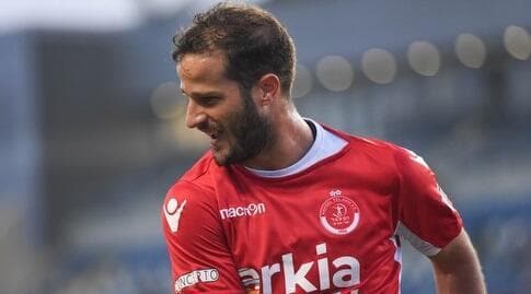 שחר הירש חוגג. הוביל את הפועל חזרה לליגת העל (נעם מורנו) שחר הירש חוגג. הוביל את הפועל חזרה לליגת העל