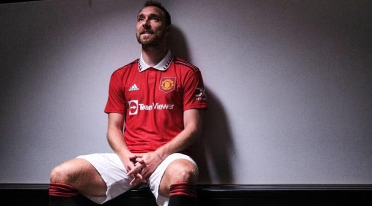 כריסטיאן אריקסן במדי מנצ'סטר יונייטד (האתר הרשמי של מנצ'סטר יונייטד) כריסטיאן אריקסן במדי מנצ'סטר יונייטד