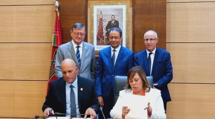 מעמד חתימת ההסכם בין ישראל למרוקו