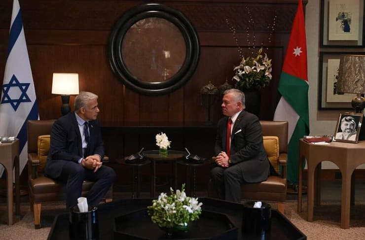 יאיר לפיד ראש הממשלה נפגש פגישה מלך ירדן ארמון עמאן