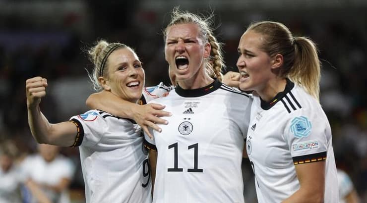 שחקניות נבחרת גרמניה בטירוף