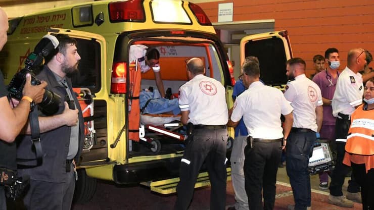 הפצועים מגיעים לבית החולים יוספטל באילת