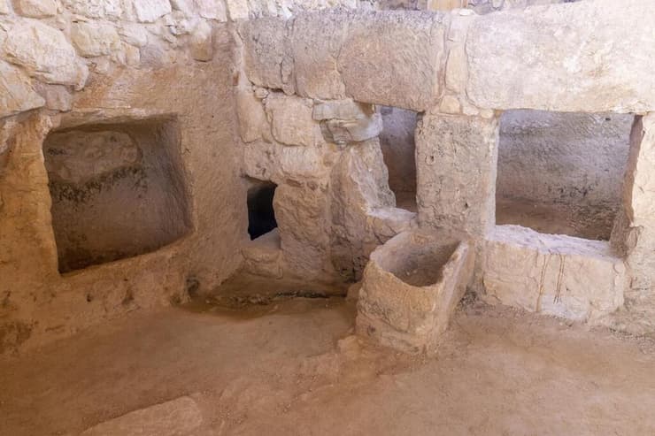אמבטיות בבית בן 2,000 שנה
