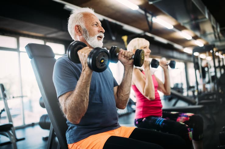 פעילות גופנית מכון כושר זקנים קשישים הארכת חיים