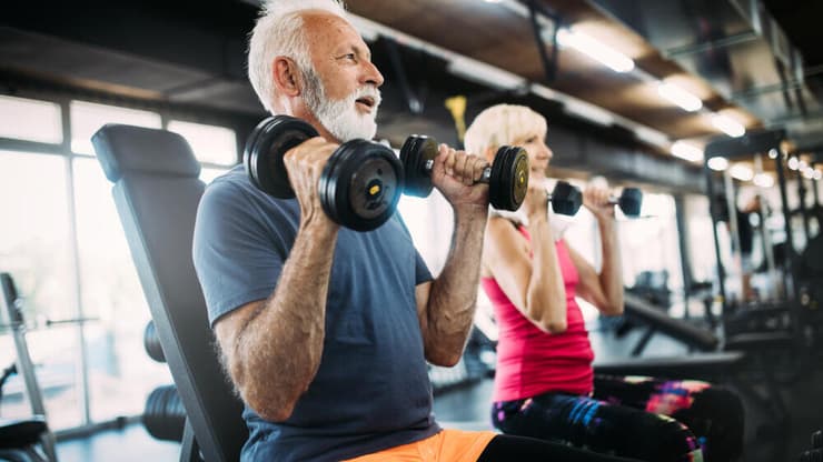פעילות גופנית מכון כושר זקנים קשישים הארכת חיים
