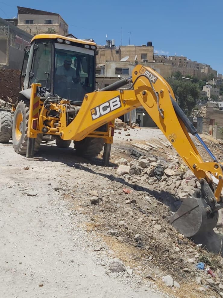 תיעוד מעבודות התשתית בבית הקברות סמבוסקי בסילוואן