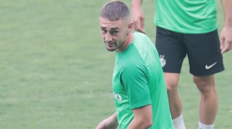 זוכה לעדיפות ב-11. אצילי