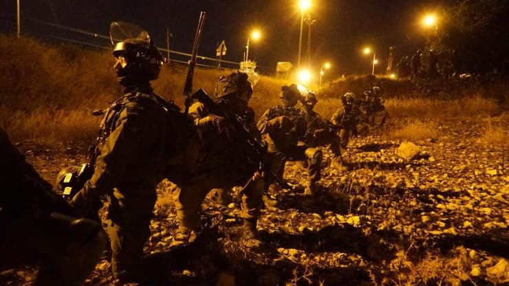שובר גלים - לוחמי צה"ל, שב"כ ומג"ב עצרו הלילה 22 מבוקשים ברחבי יהודה ושומרון