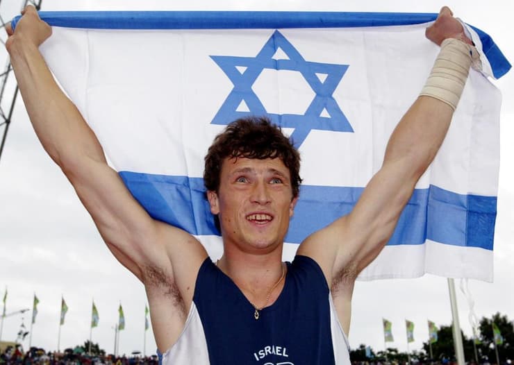אלכס אברבוך קופץ במוט ישראלי