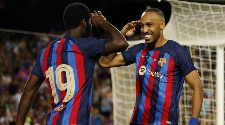 פייר-אמריק אובמיאנג חוגג (רויטרס) פייר-אמריק אובמיאנג חוגג