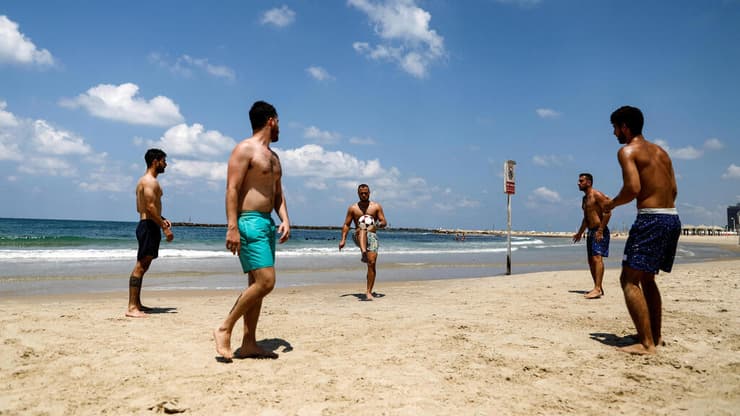 חוף הים בתל אביב