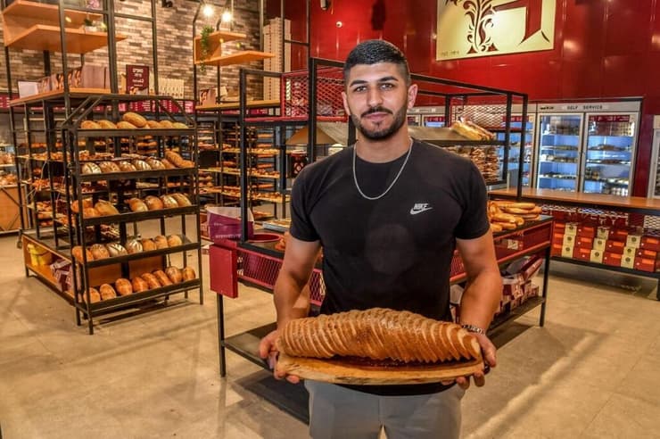 עובדים חיוניים בעוטף. מאפיית חורי