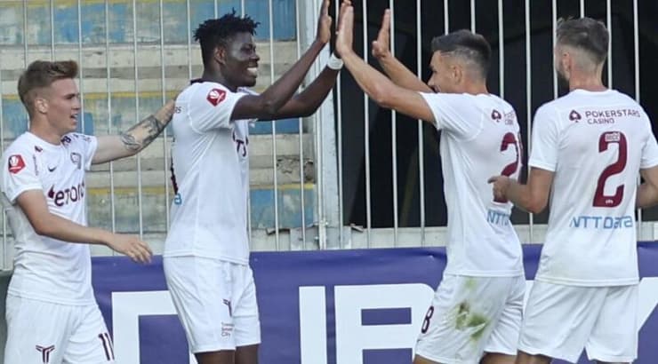 הובאן  חוגג עם החברים (האתר של קלוז')