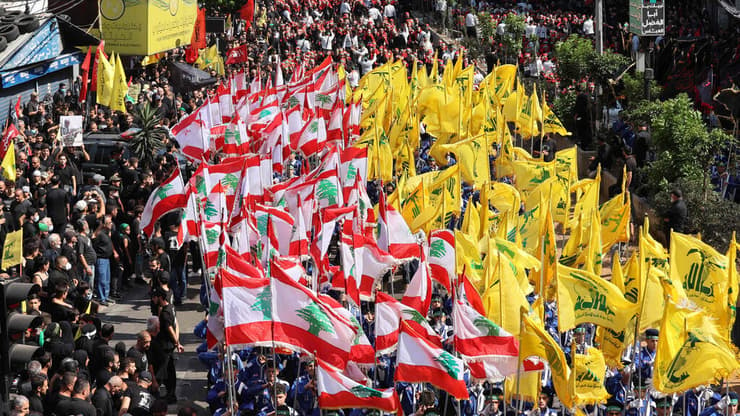 יום העשורא שיעים לבנון ביירות תומכי חיזבאללה חסן נסראללה