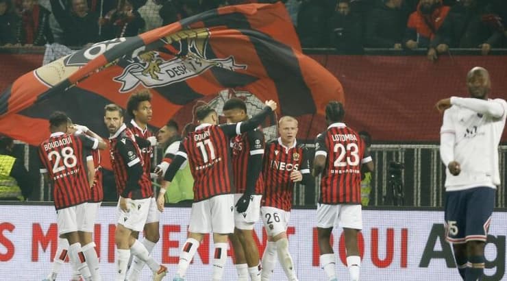 שחקני ניס חוגגים