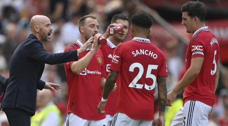 שחקני מנצ'סטר יונייטד ואריק טן האח (רויטרס) שחקני מנצ'סטר יונייטד ואריק טן האח