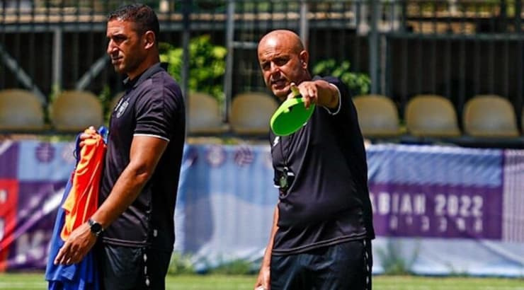 יוסי אבוקסיס באימון