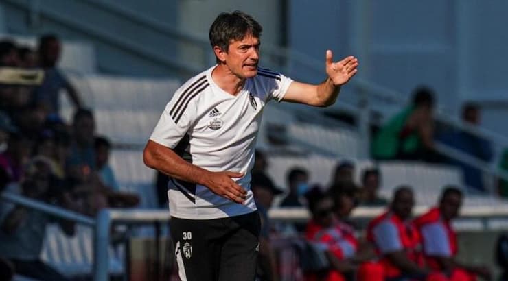 כאב ראש. מאמן ויאדוליד פאצ'טה