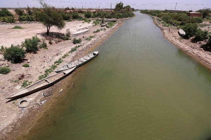 אחד המקורות שעוד נותרו בעיראק וממנו זורמים מים אל הביצות המתייבשות