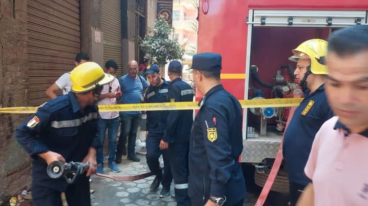 נזקי שריפה בעיר גיזה מצרים ב כנסייה שבה נספו לפחות 35 בני אדם