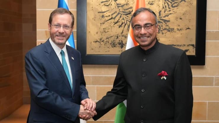 הנשיא הרצוג ושגריר הודו בישראל