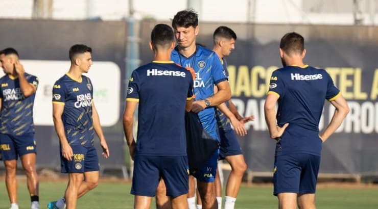 ולאדן איביץ' וערן זהבי באימון