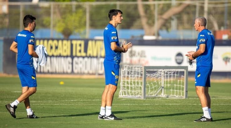 ולאדן איביץ' באימון