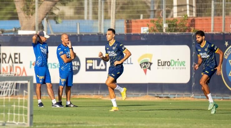 אופיר דוידזאדה וערן זהבי באימון