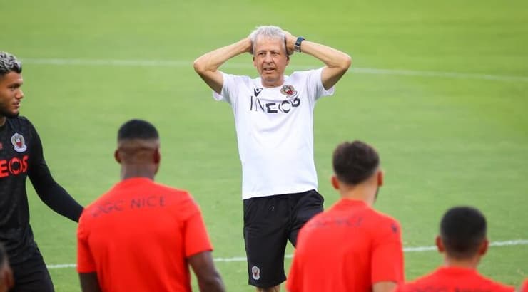 לוסיאן פאברה ושחקני ניס (איציק בלניצקי) לוסיאן פאברה ושחקני ניס