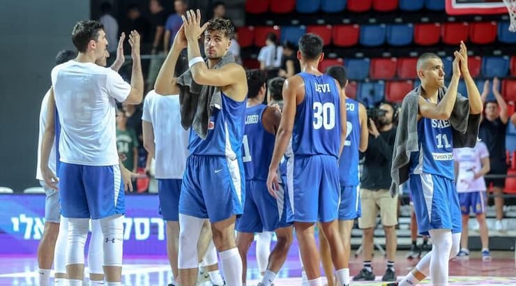 שחקני נבחרת ישראל מודים לקהל