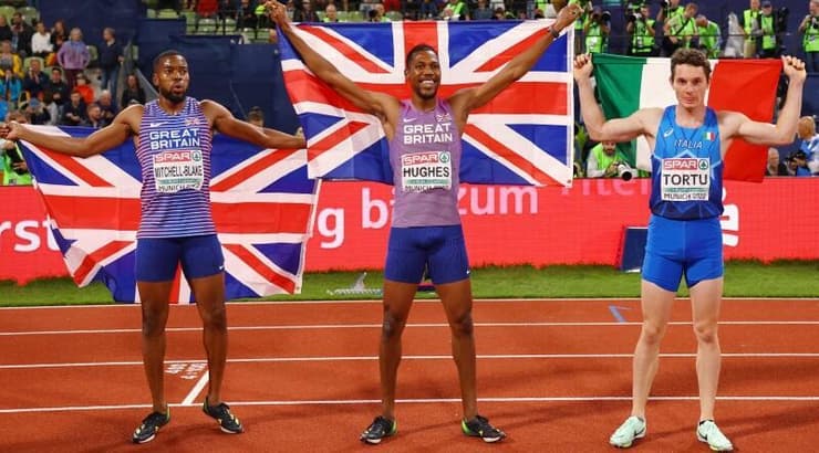 יוז' חוגג את הזכייה