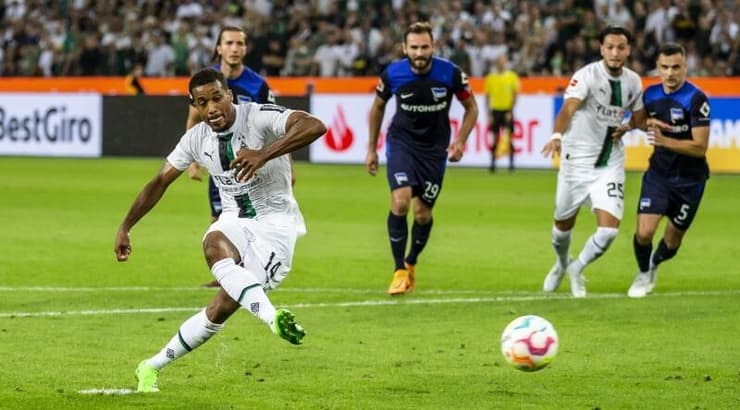 אלסן פלייה כובש (הטוויטר הרשמי של מנשנגלדבאך) אלסן פלייה כובש