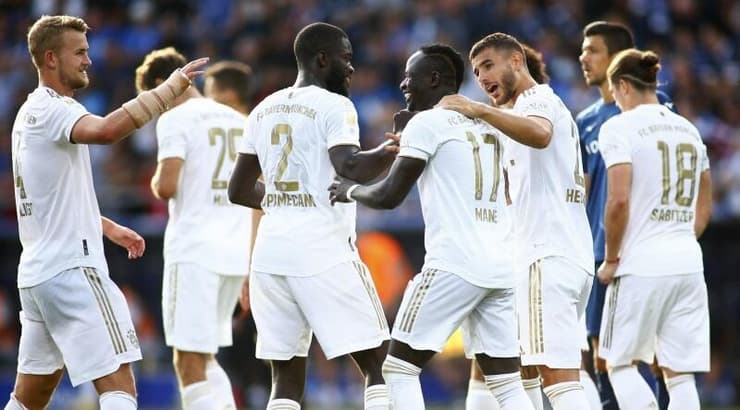 שחקני באיירן מינכן חוגגים (רויטרס) שחקני באיירן מינכן חוגגים