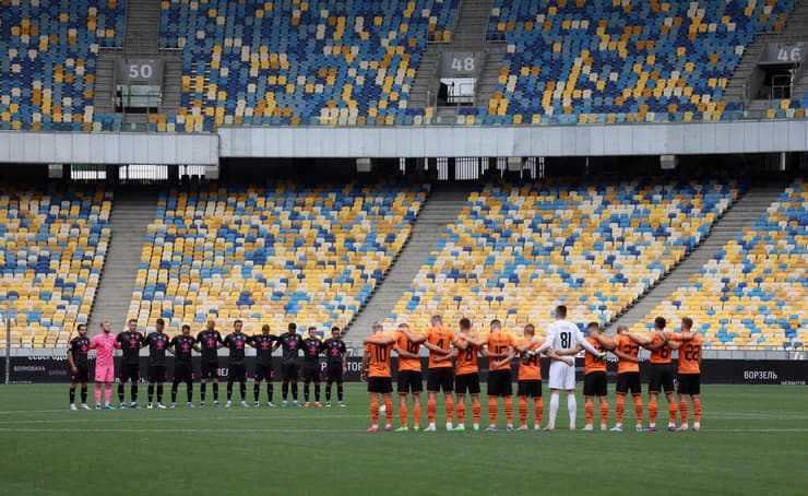 אוקראינה מלחמה ליגת הכדורגל התחדשה שחטאר מול מטליסט ב אצטדיון הריק ב קייב