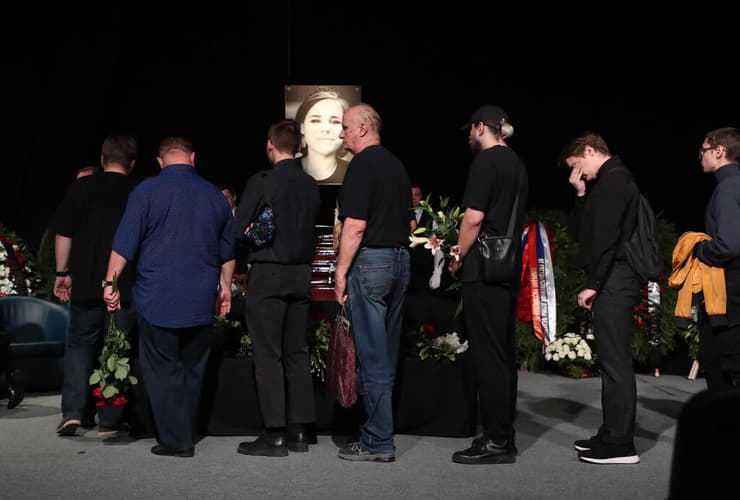 רוסיה מוסקבה טקס אשכבה של דריה דוגינה ש נרצחה רוסיה מאשימה את אוקראינה
