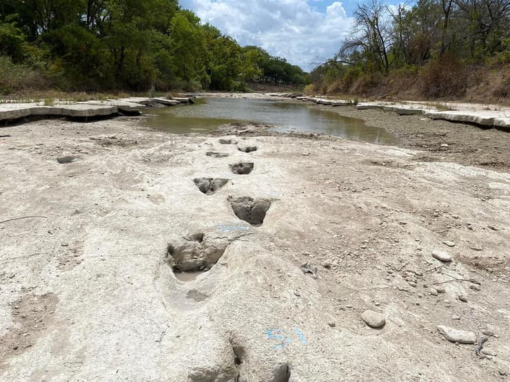 העקבות במקום שבו זרם פעם הנהר בטקסס