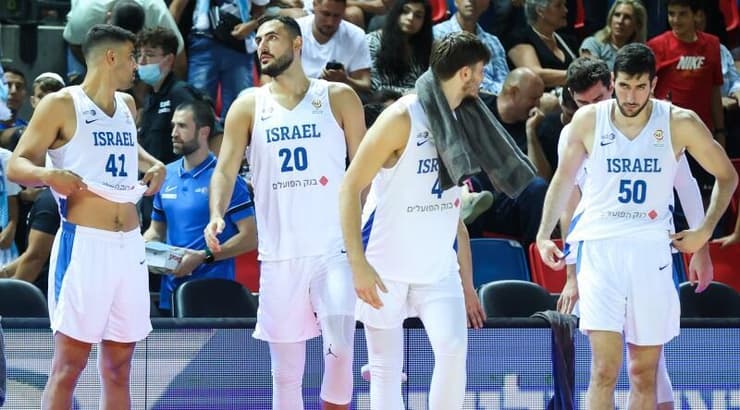 שחקני נבחרת ישראל מאוכזבים