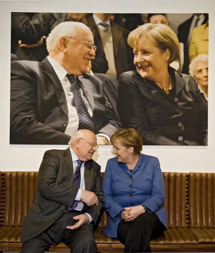 מיכאיל גורבצ'וב ואנגלה מרקל בברלין, 2011