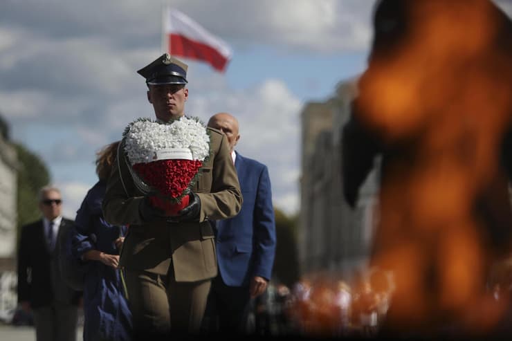 טקס ב ורשה פולין לציון 83 שנה לפלישת גרמניה הנאצית למדינה שפתחה את מלחמת העולם השנייה