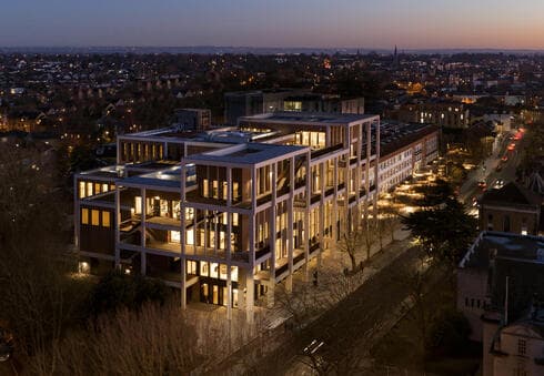 המבנה החדש באוניברסיטת קינגסטון, זוכה פרס RIBA