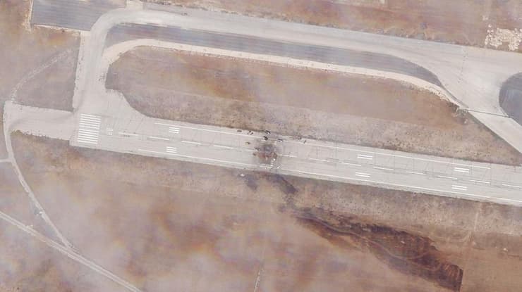 תיעוד של נזקי התקיפה הישראלית בשדה התעופה בסוריה 
