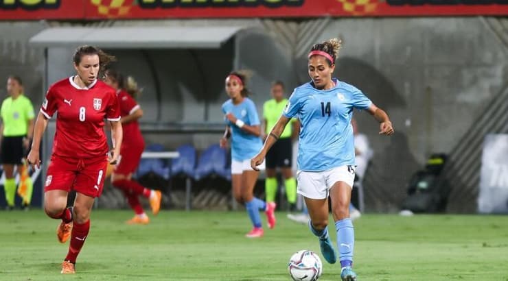 מריאן עווד עם הכדור (שחר גרוס) מריאן עווד עם הכדור