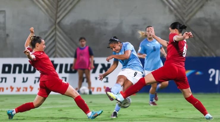 קורל חזן (שחר גרוס) קורל חזן