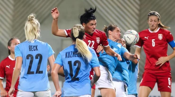 שי פרל באמבק על הכדור (שחר גרוס) שי פרל באמבק על הכדור