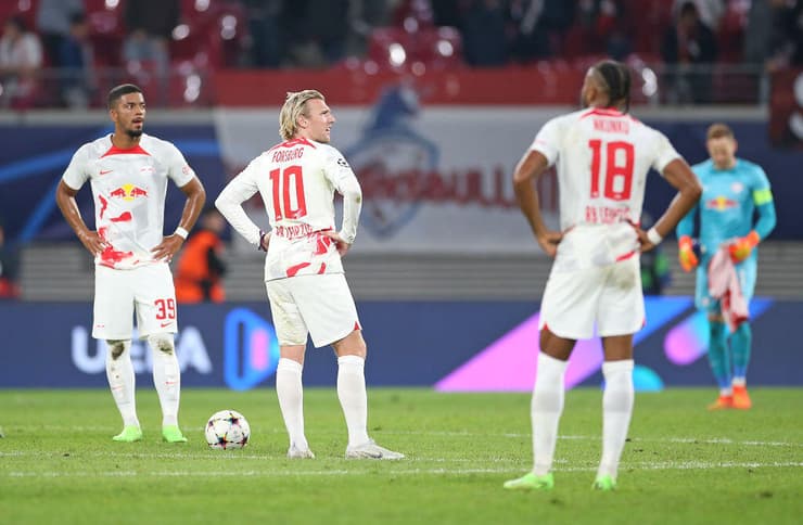 לא משחקים כמו קבוצה מאוחדת. שחקני ר.ב לייפציג מאוכזבים (צילום: גטי אימג'ס) שחקני ר.ב לייפציג מאוכזבים