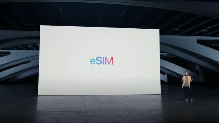 אפל מציגה את המעבר ל-eSIM