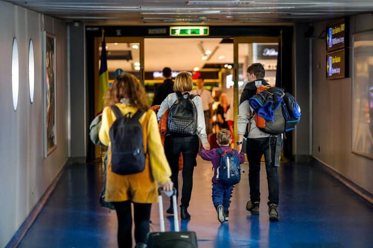 "לא יודעים מתי נחזור הביתה" תקועים ליד השדה בבוקרשט