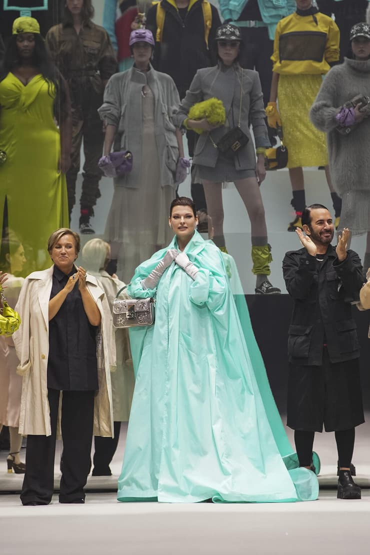 מארק ג'ייקובס, לינדה אוונג'ליסטה וסילביה ונטוריני פנדי בתצוגת האופנה של פנדי בניו יורק