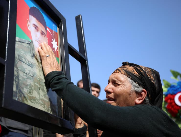 הלוויה לחייל אזרי אזרבייג'ן שנהרג בקרבות מול ארמניה